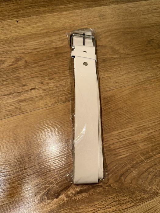 Продам теплую бежевую куртку