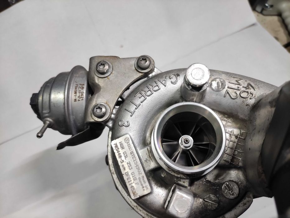 Turbo volkswagen vw passat b7 2.0 CFGB 170 cp  cfg cod 03l253010f