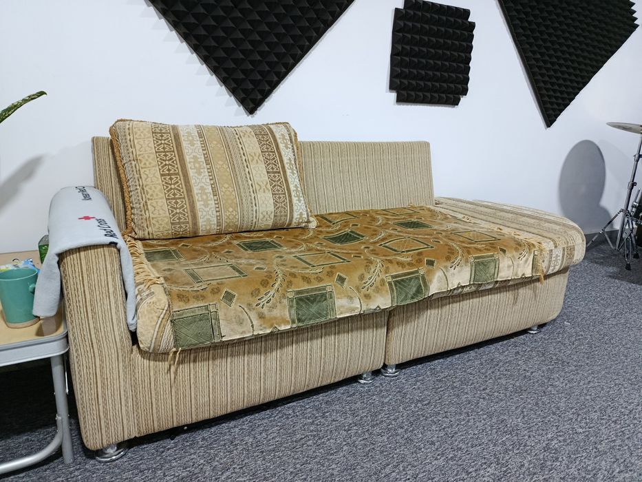 Диван продается в хорошем состоянии