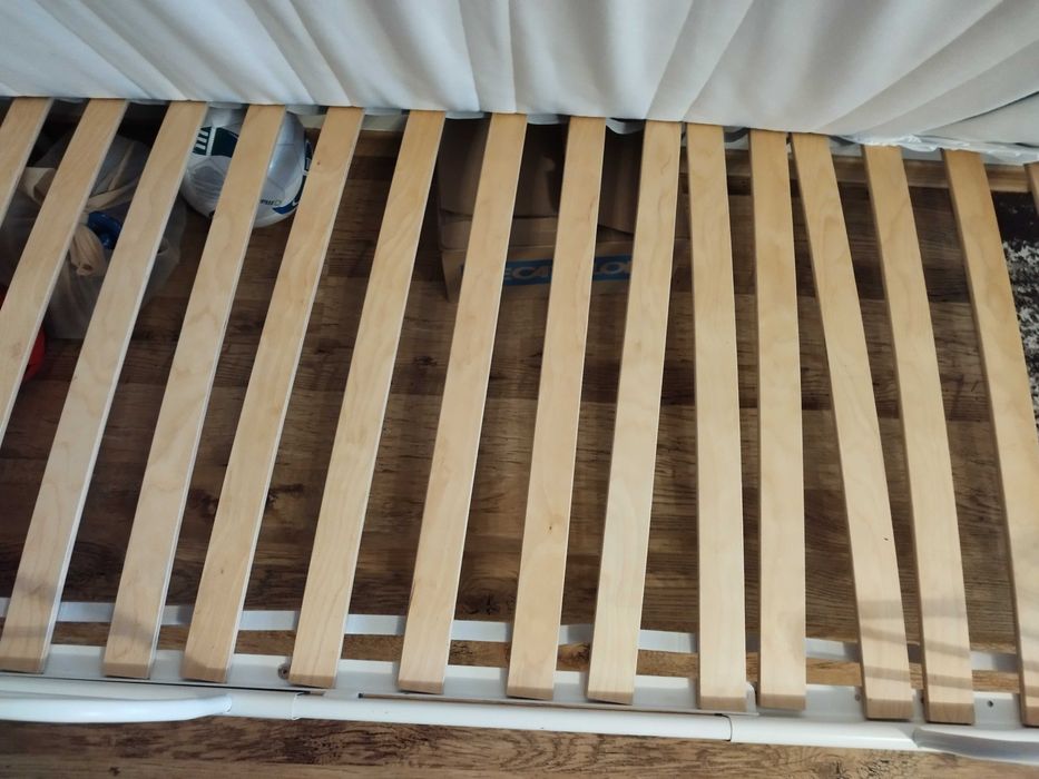 Разтегателно детско легло Икеа с матрак и подматрачна рамка