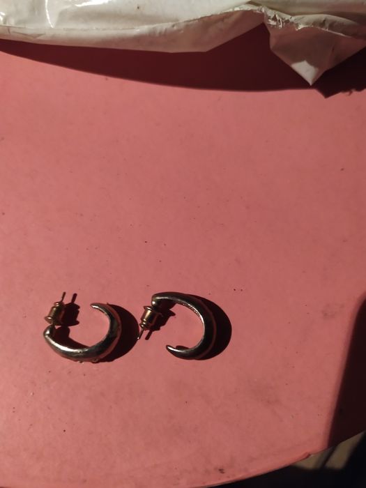 Продам женские серьги.