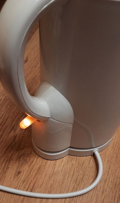 Cana Fierbator Electric , 2200W, 1.7 L, 230v, Alb, Nou!