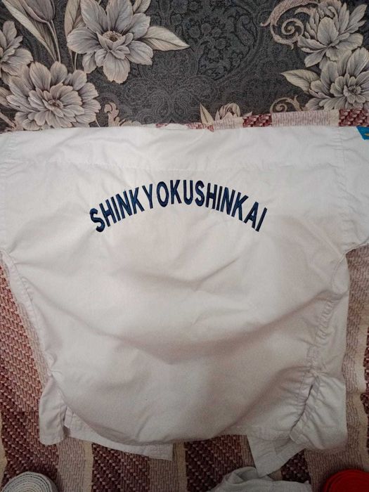 Продам защитный шлем для карате