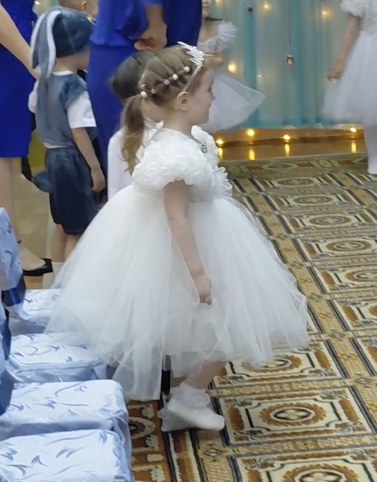 Нарядное платье .