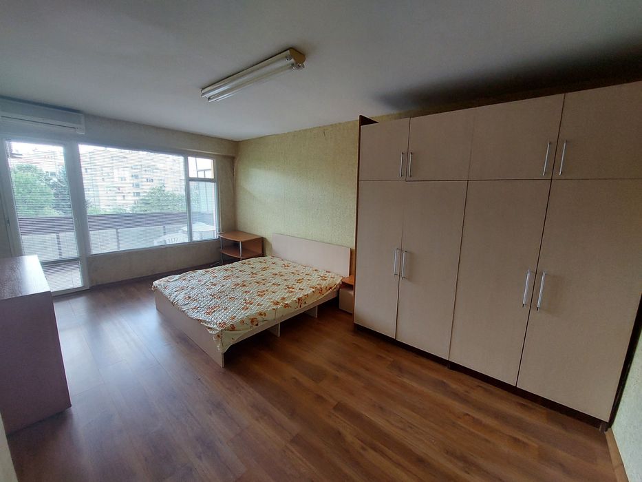 Дава се под наем Двустаен апартамент в Русе, Център - 70 кв.м за 229.5 € - Снимка #2