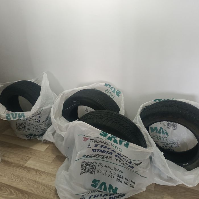 Продам шины всесезонка камри 50