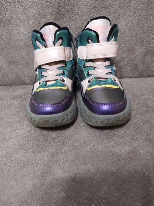 Высокие ботинки на девочку р.26