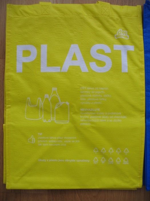 Set sacose reciclare, sortare deseuri, colectare selectiva, organizare