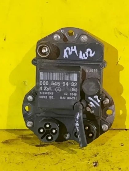 Продам запчасти Мерс124!