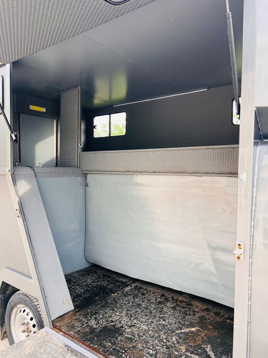 Коневоз Opel Vivaro отличном состоянии!!!