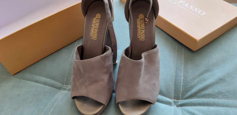 Продается летняя обувь