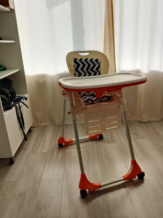 Стульчик для кормления ребенка