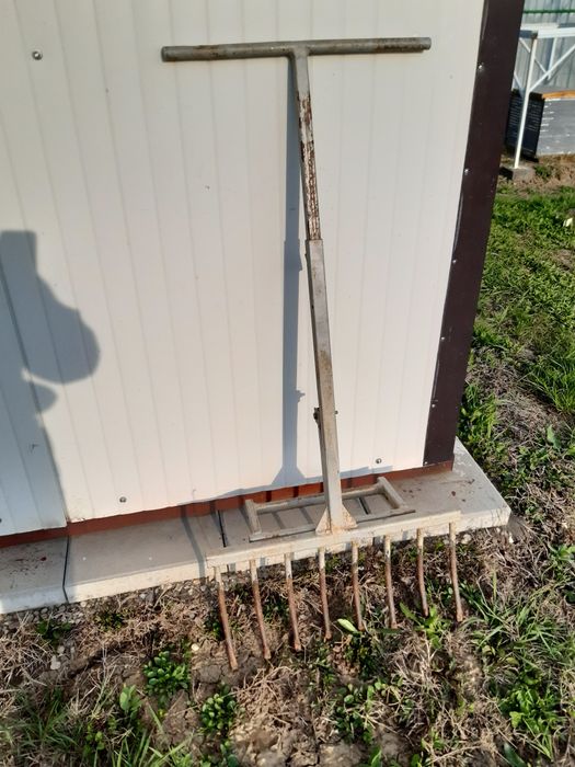 Sapa Tip Furca. Trimit prin olx.