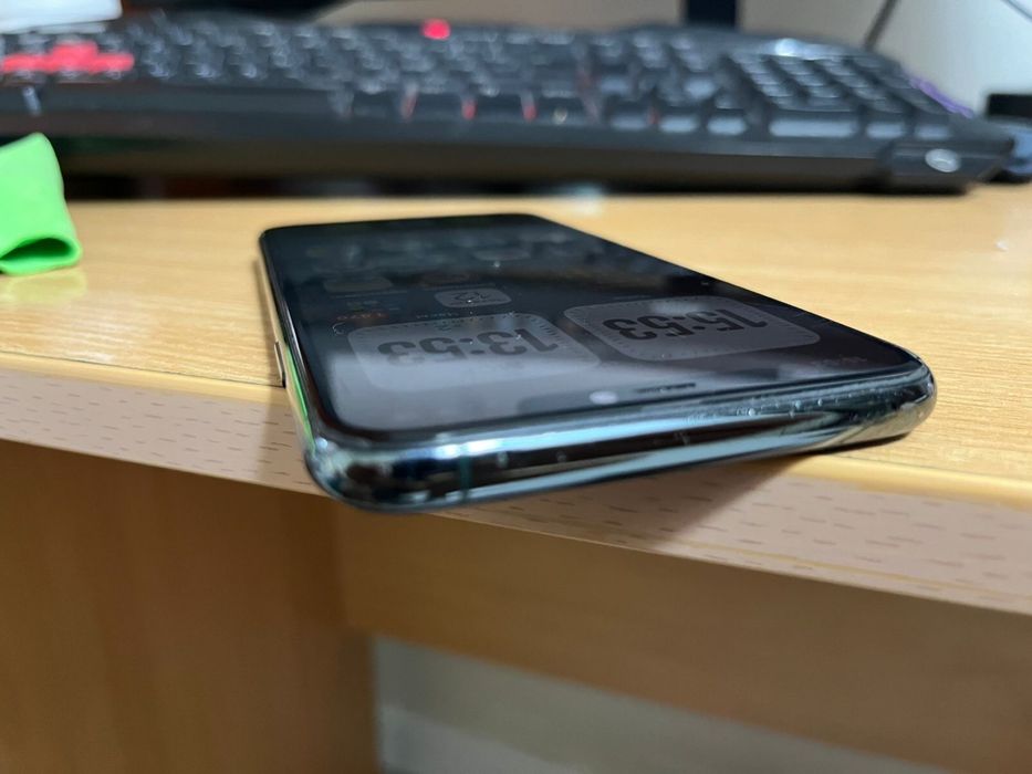 I phone 11 pro max 64 gb