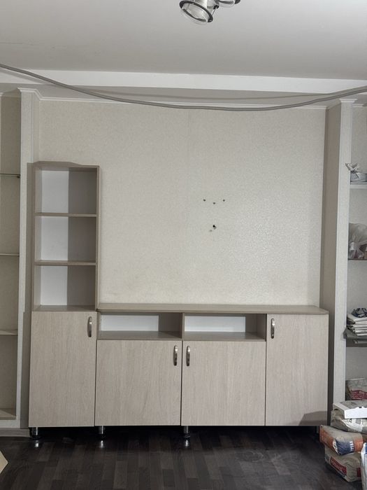 Продам шкаф и тумбы новый