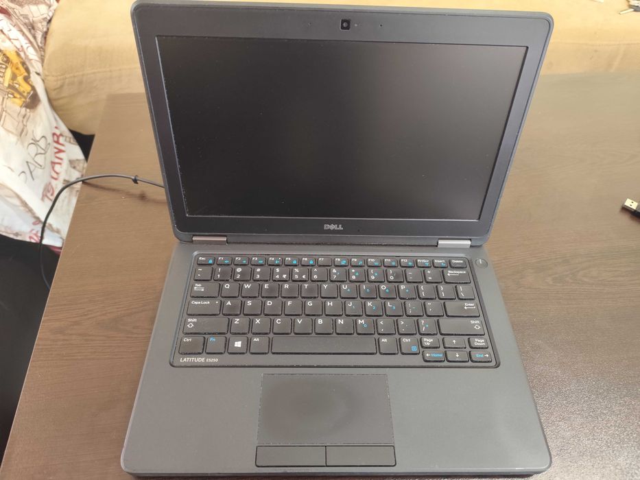 Лаптоп Dell latitude E5250 upgraded SSD 16GB RAM