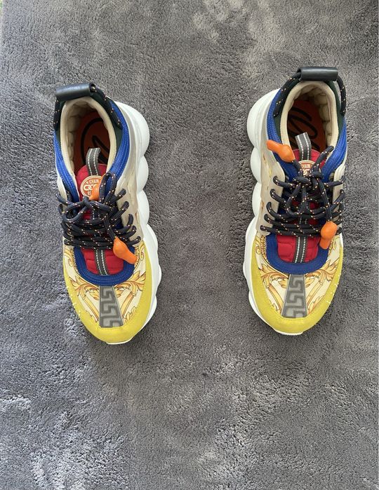 Versace chain reaction