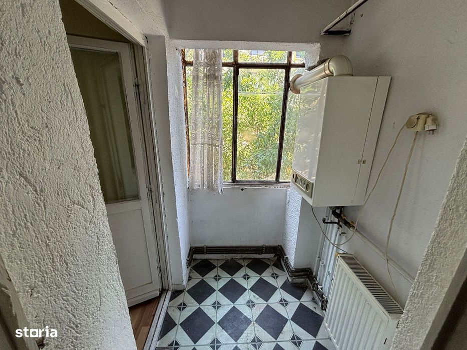 Vând garsoniera Mioveni-Robea, etaj 1,decomandata, langa Primarie