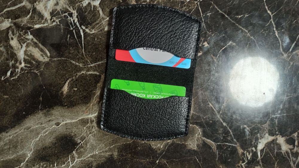 Продается картхолдер.