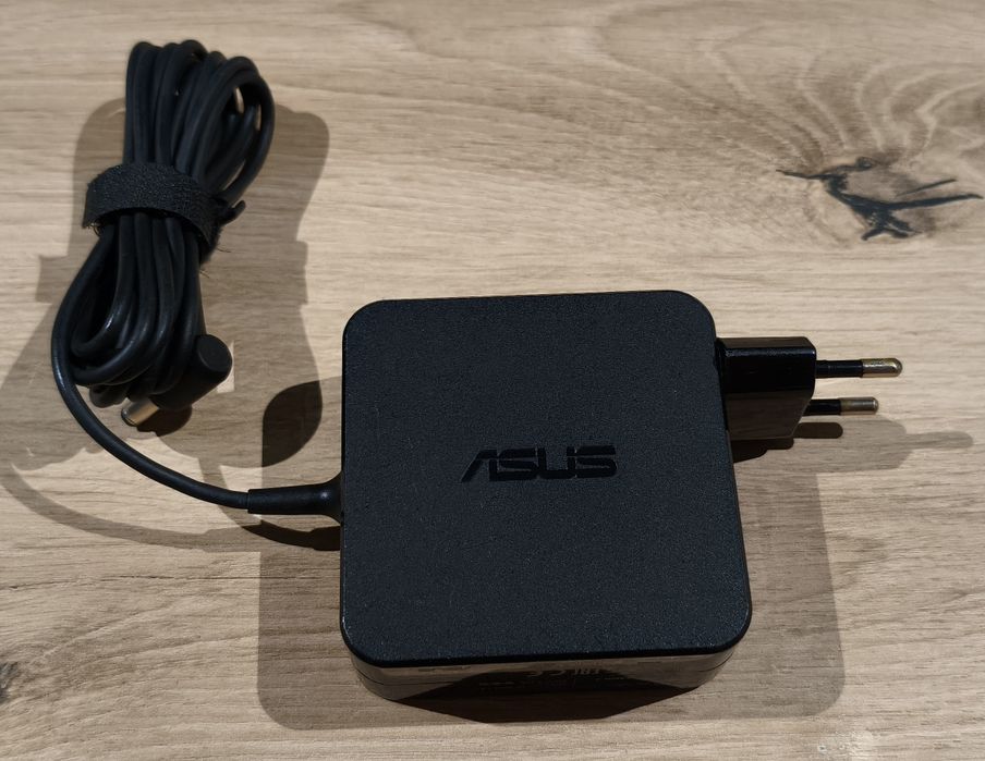 Зарядно за лаптоп Asus,мод.ADP-65DW C