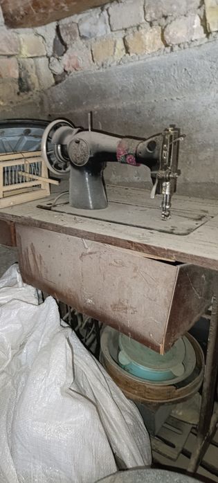 Тикув машинаси ишлайди Наманган Шахрида