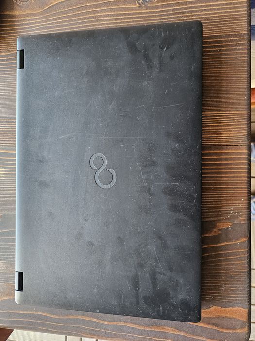 Продавам лаптоп Fujitsu LIFE Book E559, 
производител: FUJITSU COMPUTING