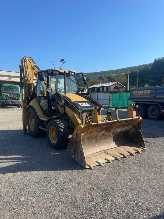 Închiriez buldoexcavator/ miniexcavator/ bobcat cu picon/ compactor
