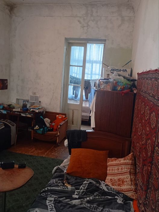 Срочно продается Большая 3 комнатная квартира высокопотолочная.