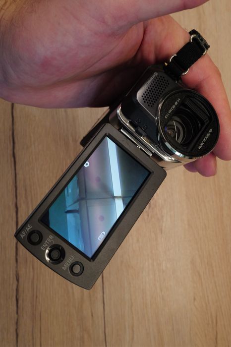 Camera Video Panasonic SDR-S45 cu senzor CCD memorie pe Sd card