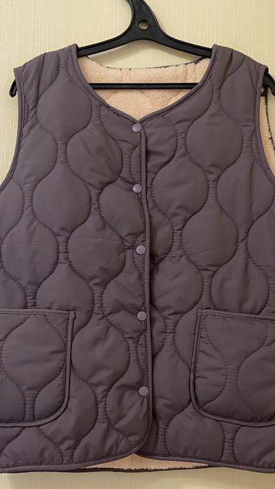 Жилетка демисезон новая размер XL