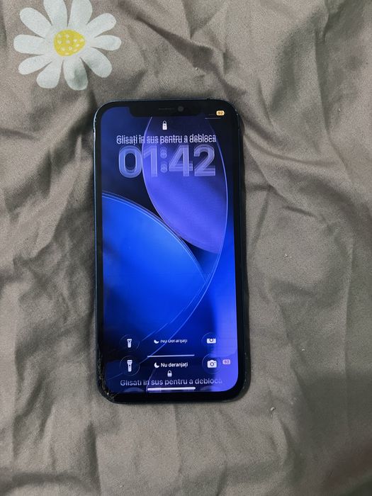 Vând iphone 12 spart