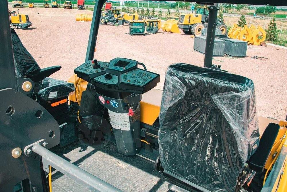 Гусеничный Асфальтоукладчик XCMG RP603 6 метров