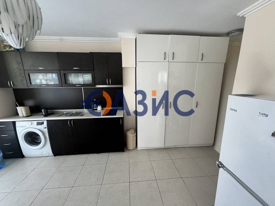 Продава се Двустаен апартамент в к.к. Слънчев бряг - 64 кв.м за 1110 €/кв.м - Снимка #4