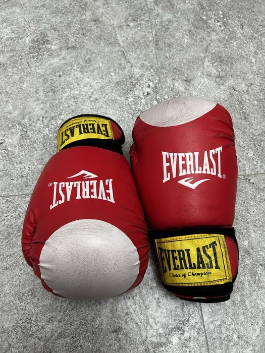 Боксерские перчатки
