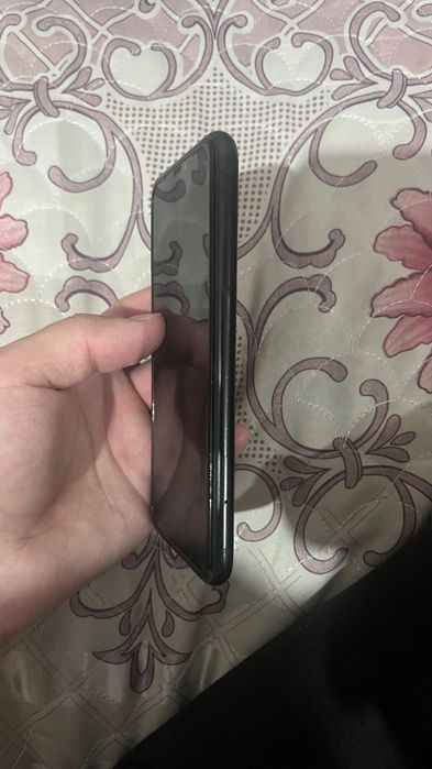 Айфон XR (10) в ремонте не был