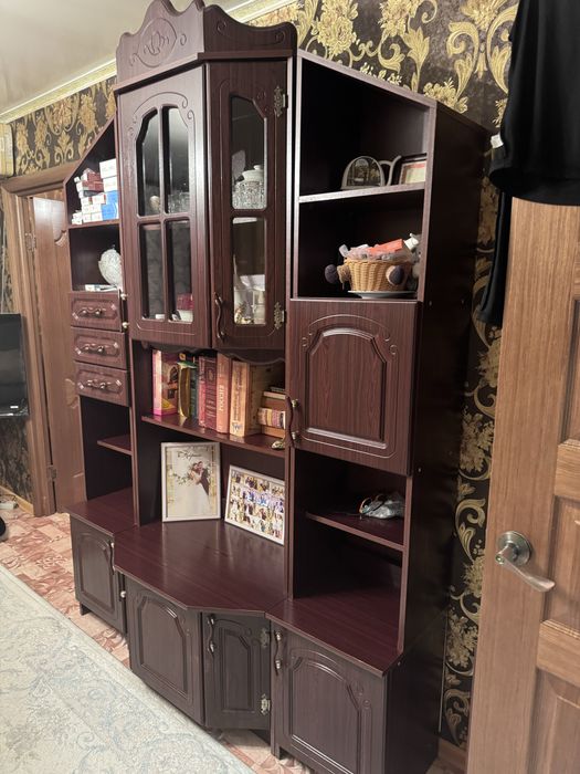 Продам стенку почти даром