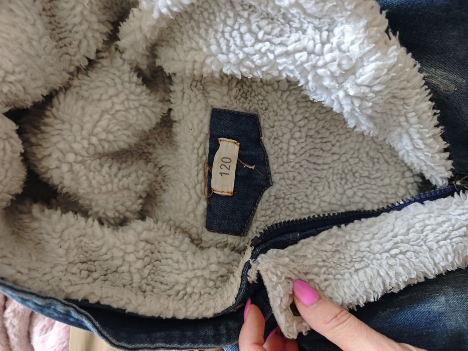 Продается теплая куртка на девочку