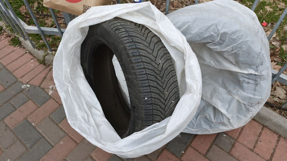 2 anvelope Michelin CrossClimate 2 XL  all season cu fulg  215/60 R17