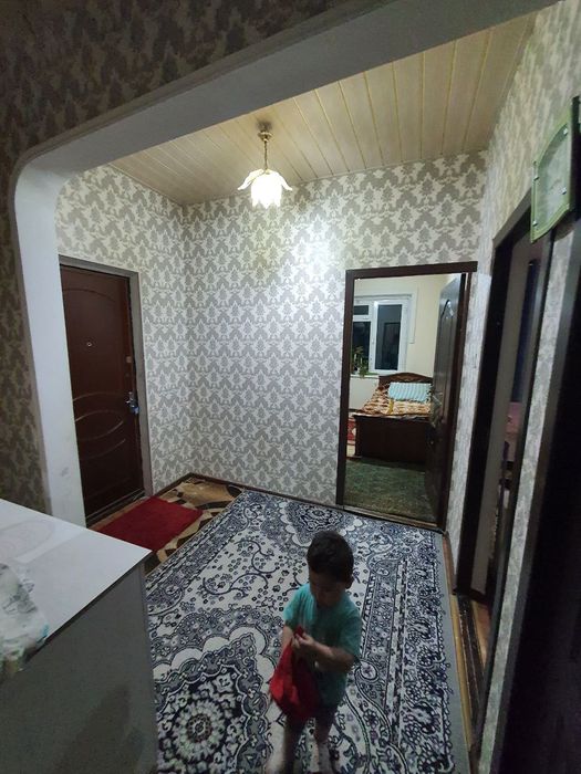 Продажа 3 хона 4 етаж 4 етажл 
Кора камиш 1/4
70 кв
Балкон 2*6