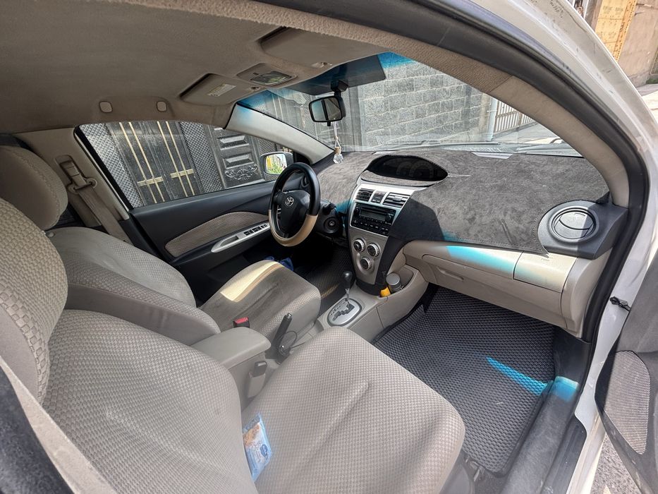 Продается toyota yaris