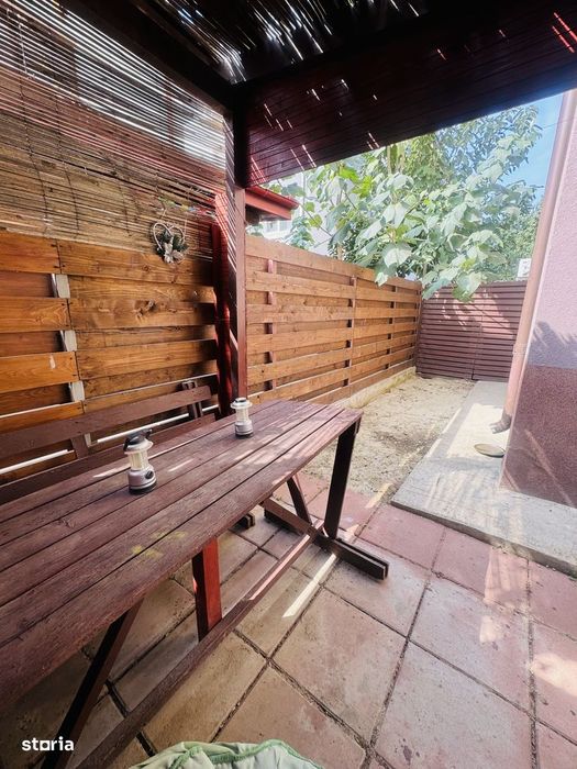 Vand apartament cu curte, metrou Dimitrie Leonida