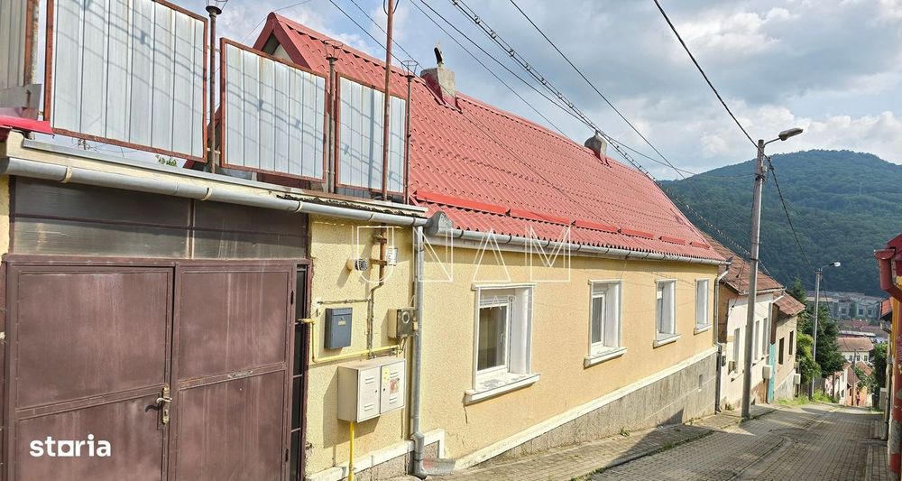 REPOZITIONARE PRET -5000 € Casa 144 mp utili, organizata in 2 apartame