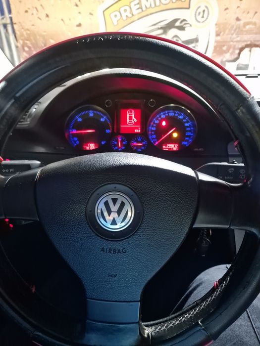 Volkswagen Passat B6 – 2.0 TDI 140 CP – 2006
Vând Volkswagen Passat B6