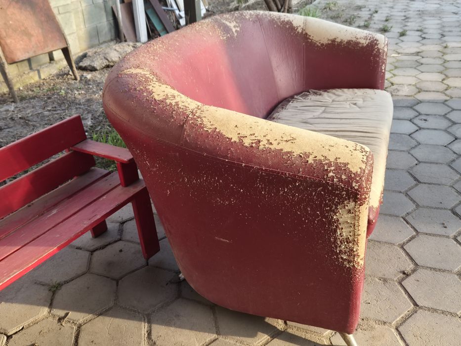 Отдам даром диван