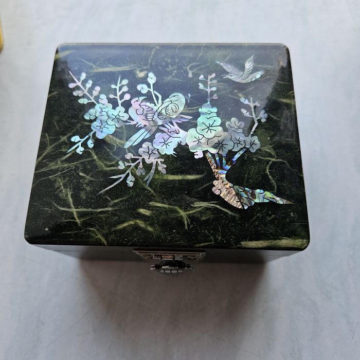 Шкатулка с перламутром Корея