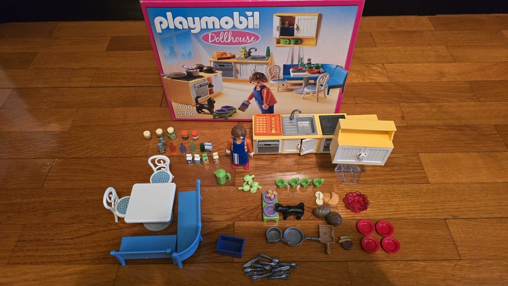 Bucatarie Playmobil Dollhouse 84 piese