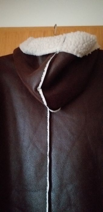 Scurta imitație blana, noua, mărimea 54, cu gluga