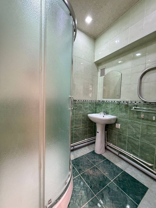 Юнусабад 8 квартал. Продается квартира 2/4/9