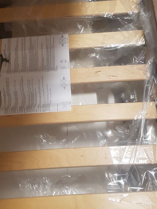 Vand cadru pat cu somiera fixa nou alb  pentru saltea 135*190
