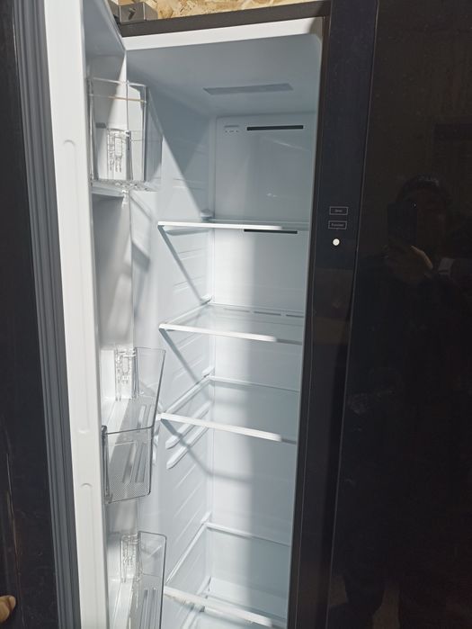 TCL P520SBBG новый холодильник